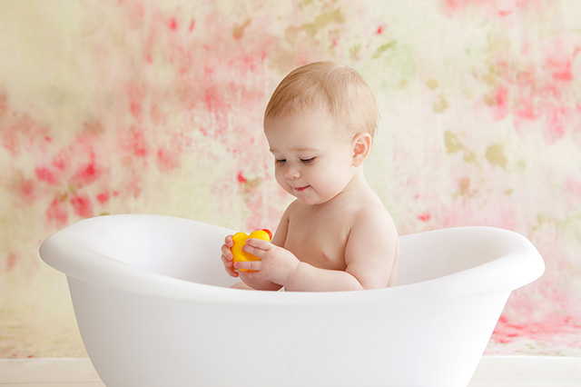 Clara-1yr-tubfeature